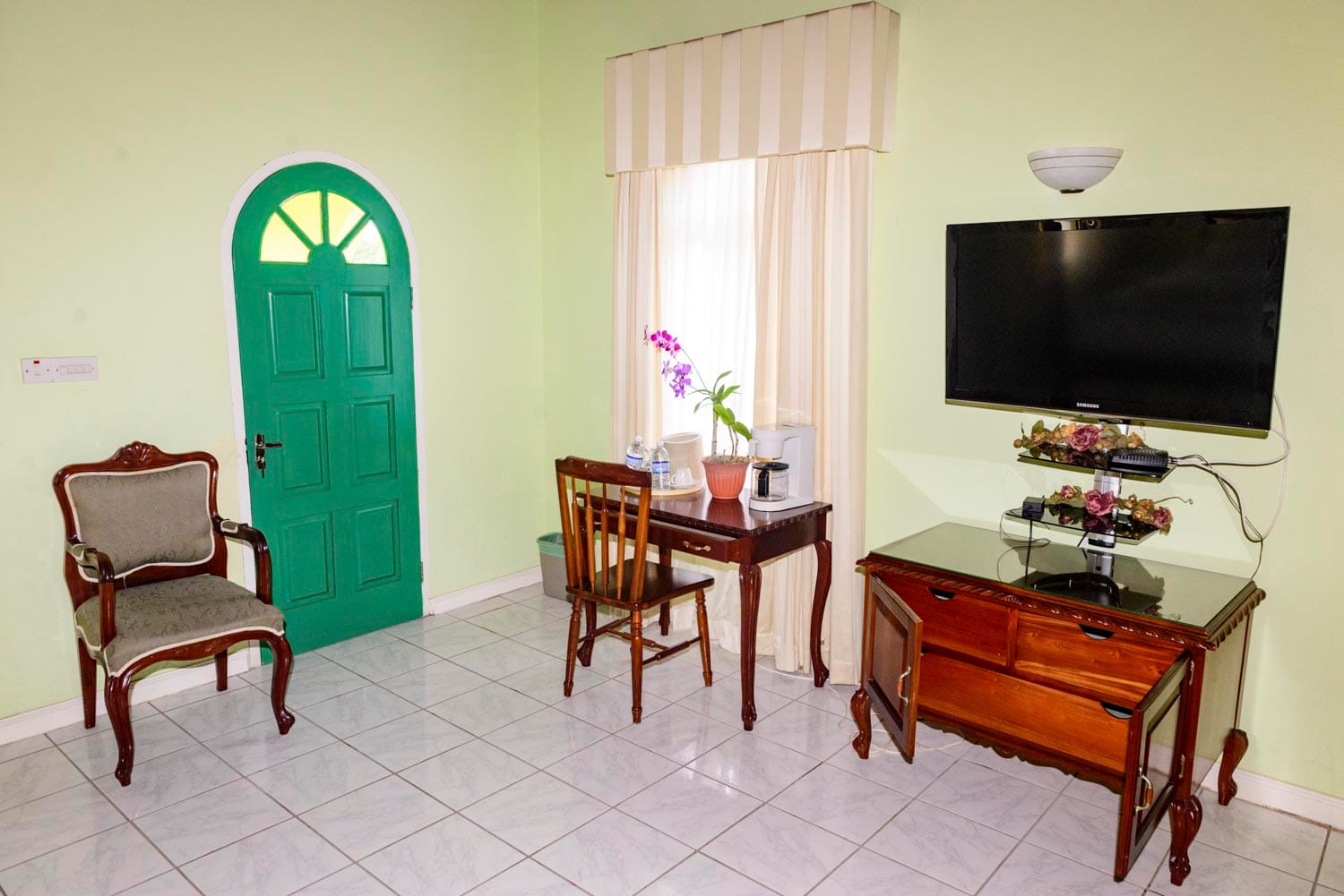 Suite at Villa Sonate with private balcony